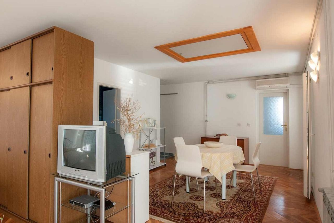 Amazing Seaview Apartment With A Balcony Near The Beach - Kneza Trpimira I Zadar Ngoại thất bức ảnh