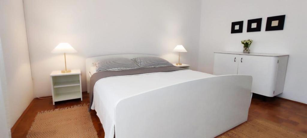 Amazing Seaview Apartment With A Balcony Near The Beach - Kneza Trpimira I Zadar Ngoại thất bức ảnh