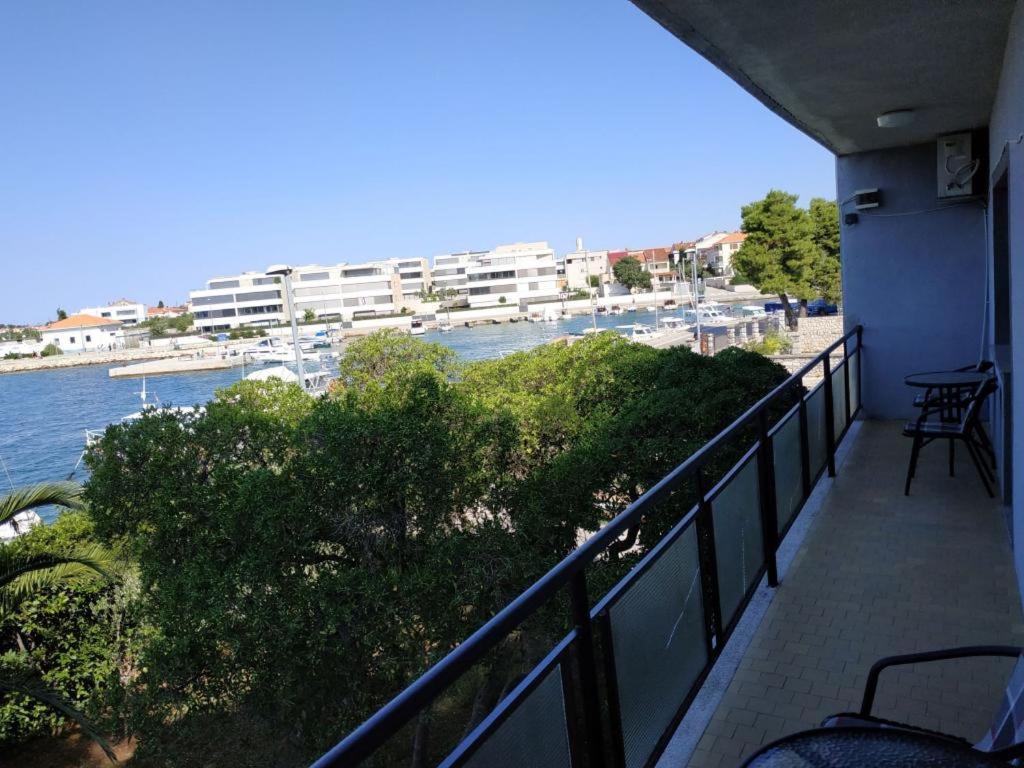 Amazing Seaview Apartment With A Balcony Near The Beach - Kneza Trpimira I Zadar Ngoại thất bức ảnh